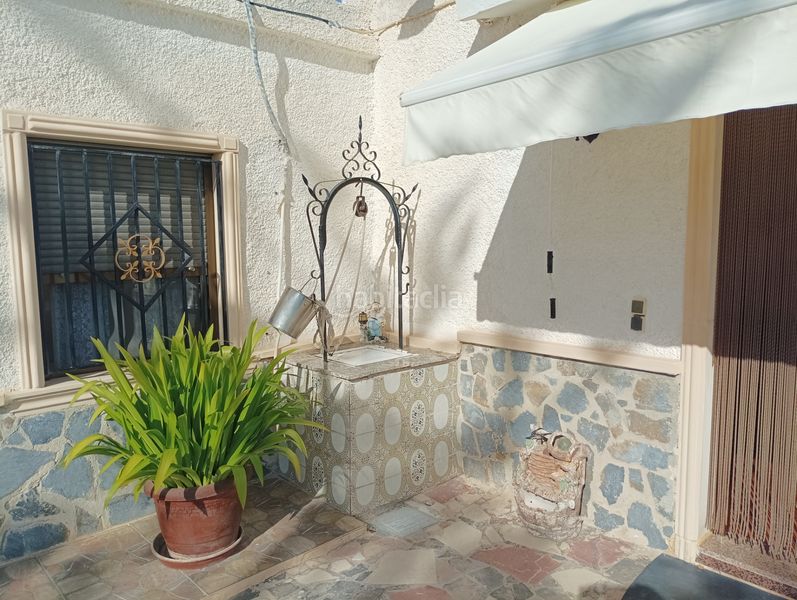 Foto c2f24342-c553-4e80-87a4-8f73024255f5. Masia amb xemeneia calefacció aparcament piscina a Albatera