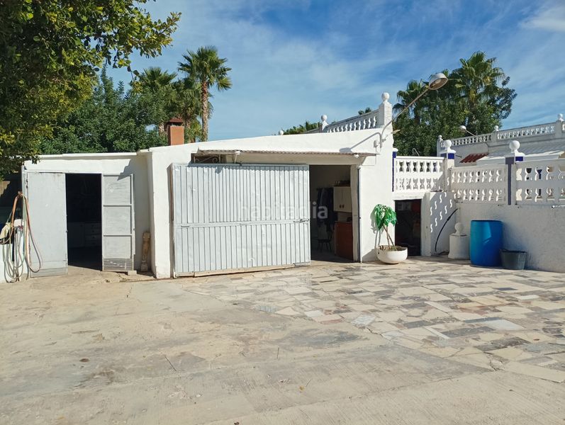 Foto d1a01095-2edd-40b6-8faf-1202b8353f0e. Masia amb xemeneia calefacció aparcament piscina a Albatera