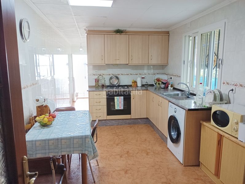 Foto dc07973c-aeb8-4779-86f4-ba485c2352a9. Masia amb xemeneia calefacció aparcament piscina a Albatera