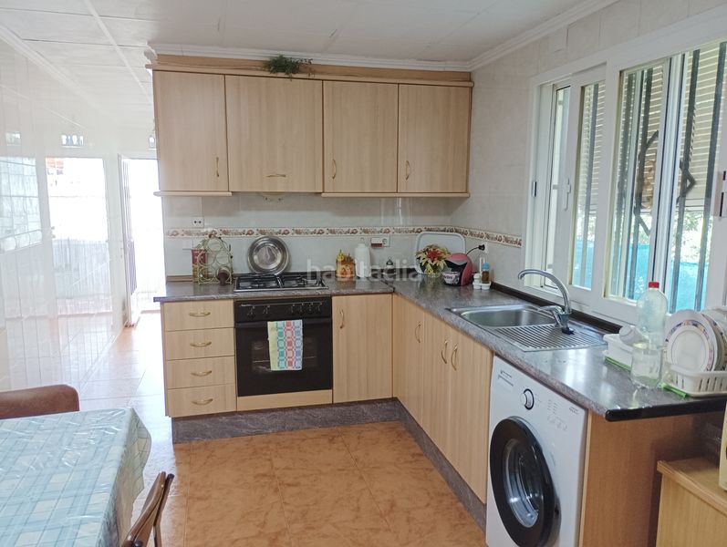 Foto dcd7d21e-1105-4824-8426-b6b904aea661. Masia amb xemeneia calefacció aparcament piscina a Albatera