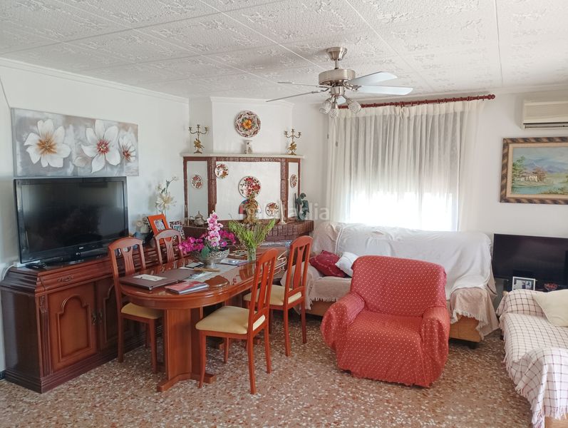 Foto e06ccbf0-91fb-4278-884b-abfb4cda17c1. Masia amb xemeneia calefacció aparcament piscina a Albatera