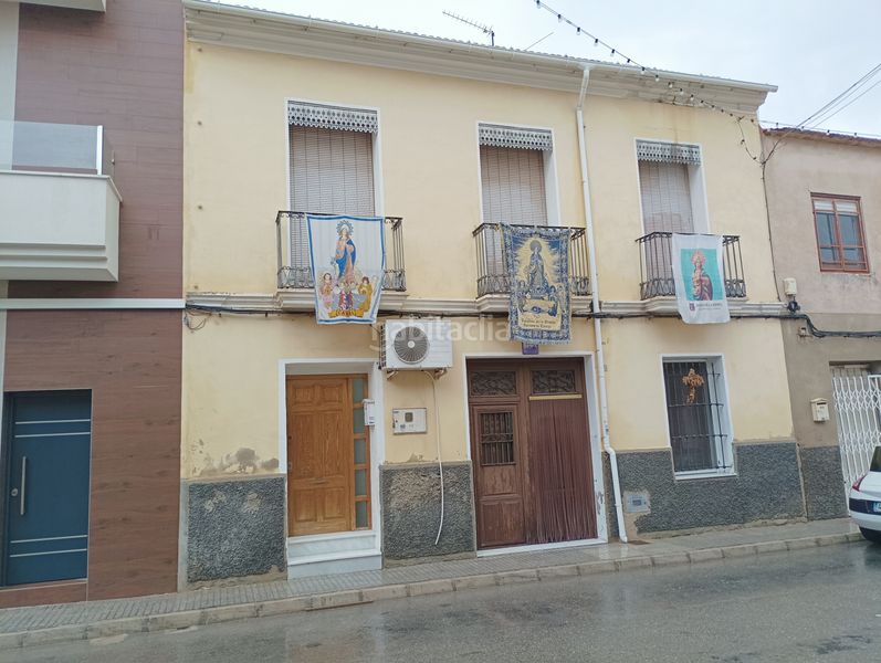 Foto aea174d3-0a57-4302-9d90-b92944b2b6e4. Casa adossada amb aparcament a Catral