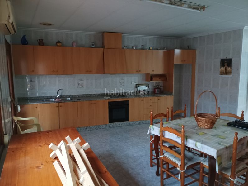 Foto bc0e649e-4bc6-4267-9e54-1fae2d71e9d9. Casa adossada amb aparcament a Catral