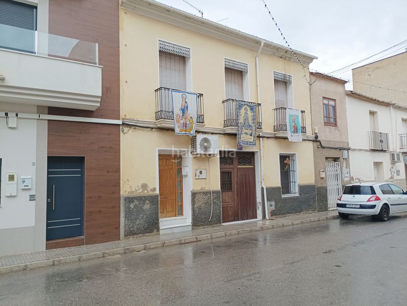Foto fe3405ff-2a69-4ed2-952b-5f273ee3d26c. Casa adossada amb aparcament a Catral