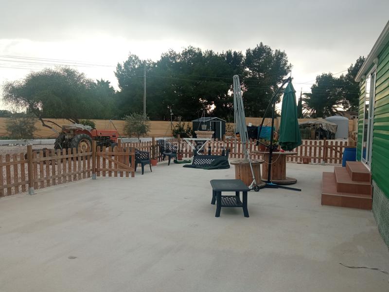 Foto 03a56b7f-549f-4c38-ad3f-44a3dbd4e8d5. Masia amb aparcament a Catral