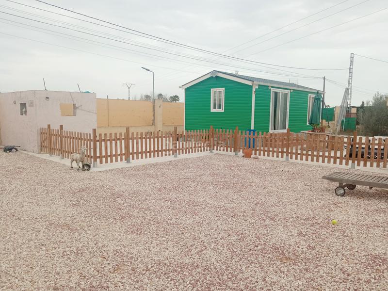 Foto 4dbddd74-0d3f-479a-a9ed-accd9fa384f7. Masia amb aparcament a Catral