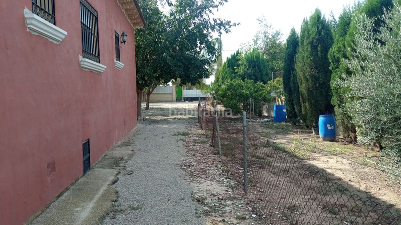 Foto 2397c055-3c54-4ff0-ba5a-eb1ea9bc70b8. Xalet amb xemeneia calefacció aparcament a Catral