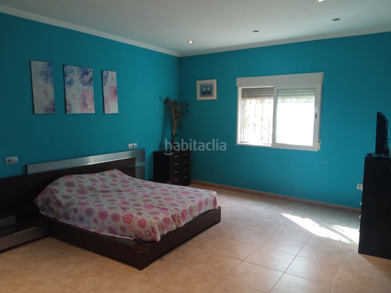 Foto 29bdeeeb-0ec9-484f-ad47-2181c8141f63. Xalet amb xemeneia calefacció aparcament a Catral