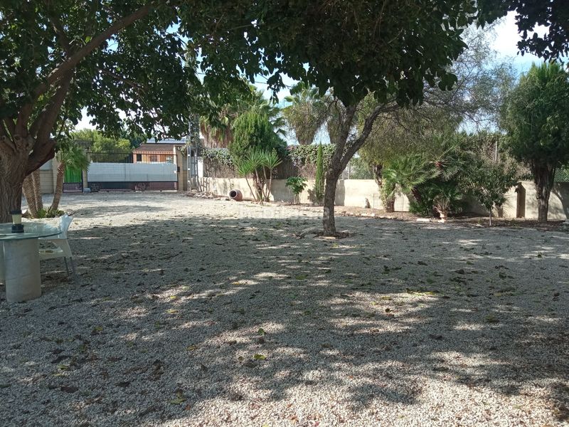 Foto 41a6a182-6bec-40f4-b13e-85f557f455c3. Xalet amb xemeneia calefacció aparcament a Catral