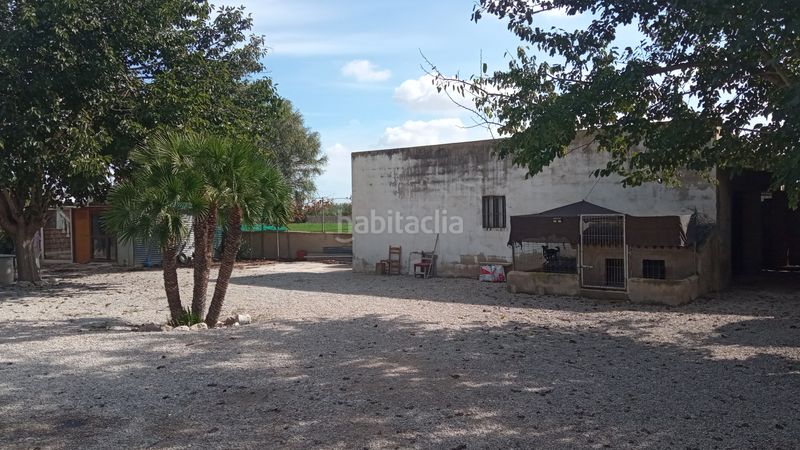 Foto 6d09b58f-1e7c-4e27-9b20-130512464cf3. Xalet amb xemeneia calefacció aparcament a Catral