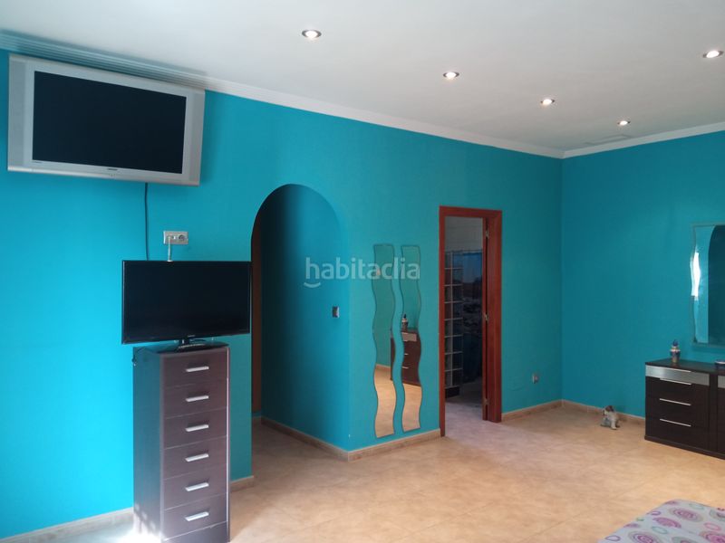 Foto 7859b74c-0842-4d76-8bf9-c9041e723c4e. Xalet amb xemeneia calefacció aparcament a Catral