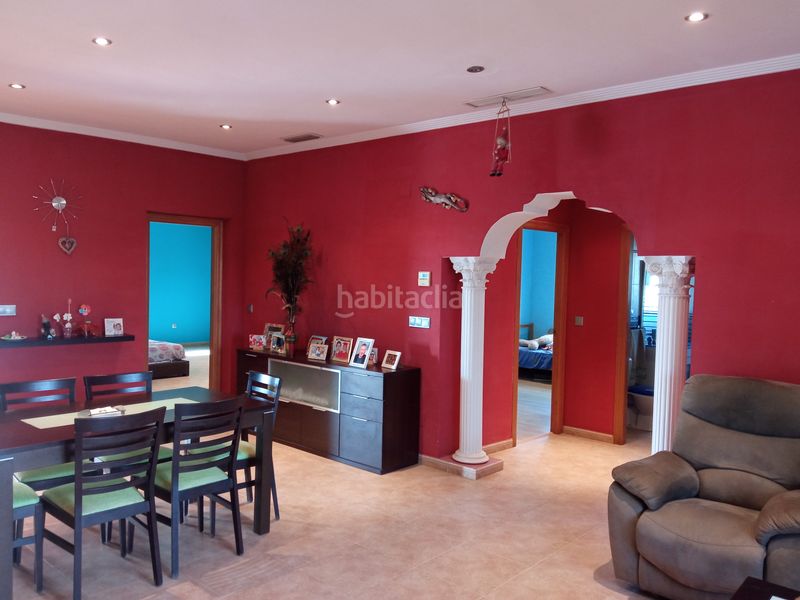 Foto 8e1bf753-af61-43ba-8916-d59c1053bc34. Xalet amb xemeneia calefacció aparcament a Catral