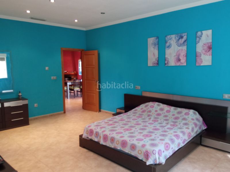 Foto bb039559-2ea1-44f1-a711-a2d1ae1e224a. Xalet amb xemeneia calefacció aparcament a Catral