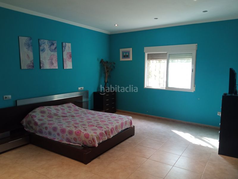 Foto d419bc61-9d28-426c-b3ae-840a85c60dc9. Xalet amb xemeneia calefacció aparcament a Catral