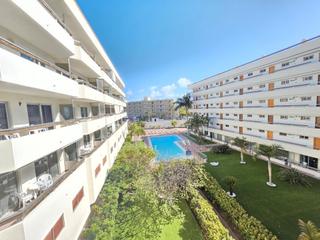 Apartament a Avenida de tirajana 15. Apartamento zona c.c yumbo