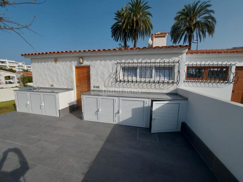 Foto 039f6cf6-3859-4374-a23b-77c79937e7fc. Alquiler casa adosada en calle barcelona 1 bungalow en centro de playa del ingles en San Bartolomé de Tirajana