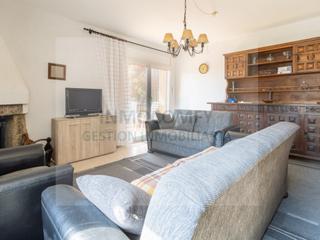 Casa a Calle roure del 10. Chalet en venta en lestartit