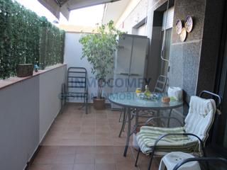Pis  Calle ramon muntaner 10. Piso en venta en la bisbal dempordà