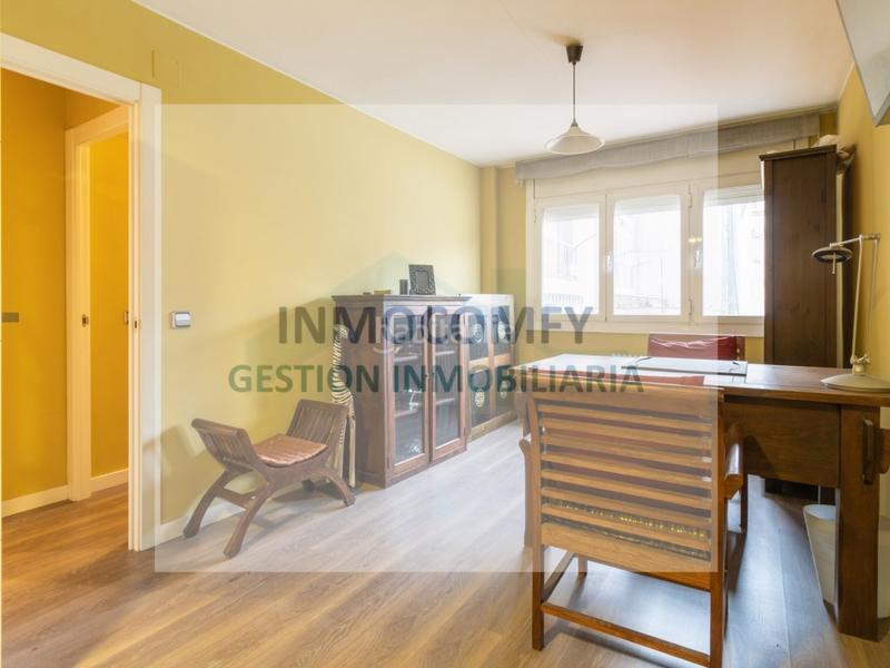Foto b1cfbf36-5955-4d27-8865-8f861cfafd0d. Appartement dans calle emili grahit 55 dans Eixample Nord Girona