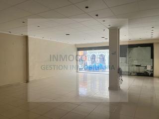 Local commercial à Calle aigueta, l' 77. Local en venta en la bisbal dempordà