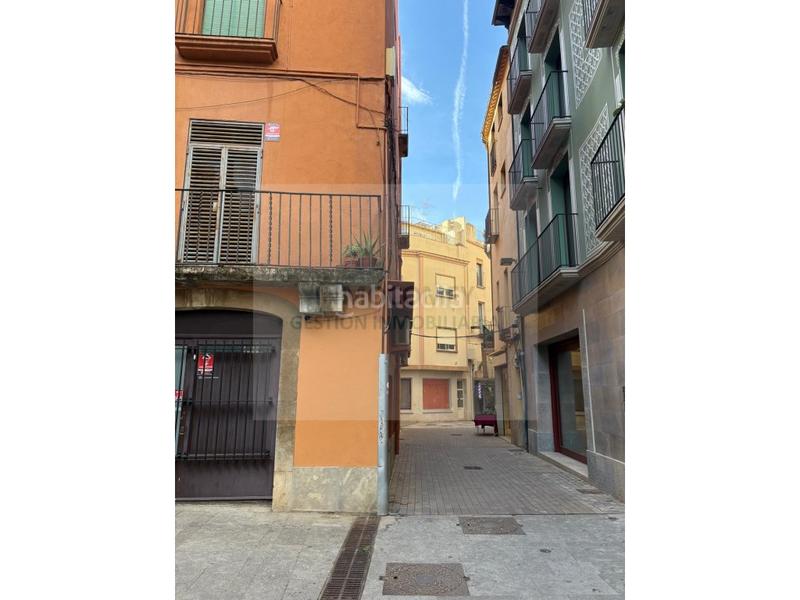 Foto ca1dbd3e-ec03-4561-9f36-efa3c4e487f4. Lloguer local comercial a calle germans sitjar 4 a Bisbal d´Empordà (La)