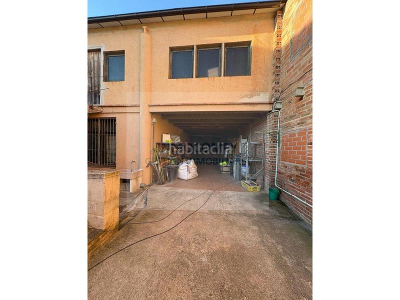 Foto d82db858-bea1-4180-82f0-433e53faf24f. Casa a calle carme carles-vul. 1 a Forallac