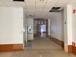 Local Comercial a Calle Valenti Almirall 5