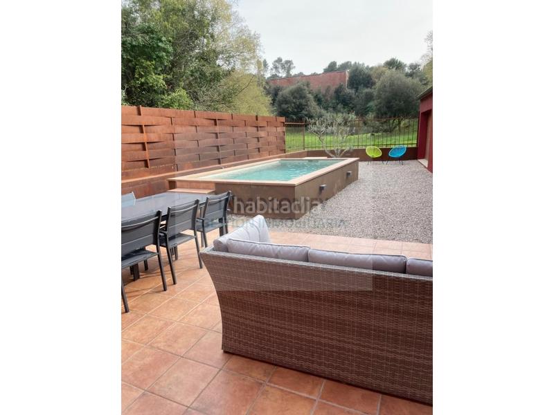 Foto ac8a8f35-c788-4300-b73b-93a26b50b23c. Casa amb aparcament a Forallac