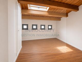 Casa a Calle pedro, del 99. Casa en venta en la bisbal dempordà