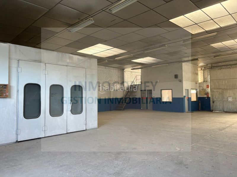 Foto 156ec5d7-2120-4fc1-8881-6393af84ffdb. Local comercial en calle paral.lel 88 local edificable con gran potencial urbanístico en Bisbal d´Empordà (La)