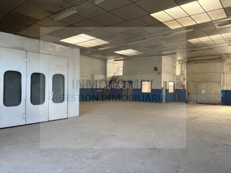 Foto 3da4b43f-64b8-4650-901a-2c2e1c568b0f. Local comercial en calle paral.lel 88 local edificable con gran potencial urbanístico en Bisbal d´Empordà (La)