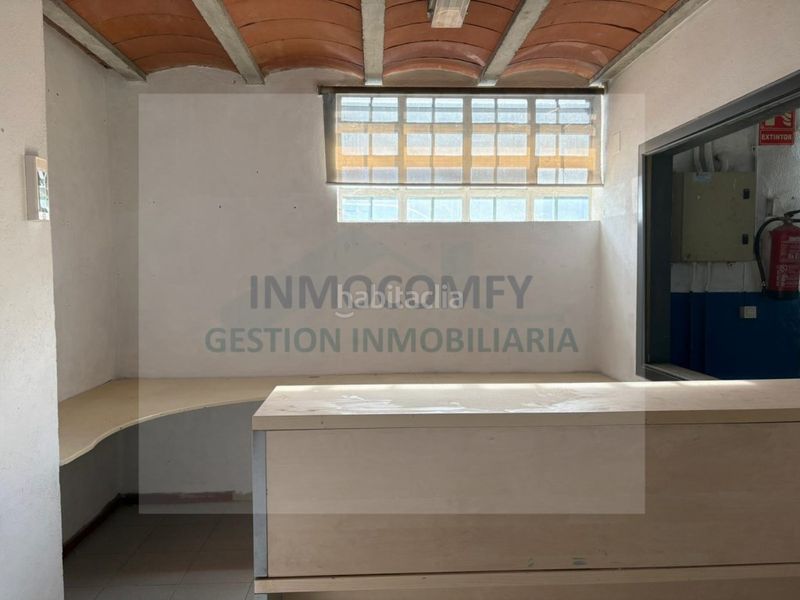 Foto 511a6f1b-6ac6-4eca-a209-e71da2bd6ac7. Local comercial en calle paral.lel 88 local edificable con gran potencial urbanístico en Bisbal d´Empordà (La)