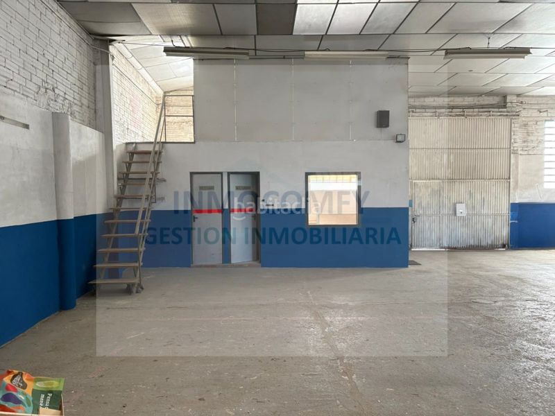 Foto ab5041b4-1c2b-49a4-bca9-4d83e1b4b2ad. Local comercial en calle paral.lel 88 local edificable con gran potencial urbanístico en Bisbal d´Empordà (La)