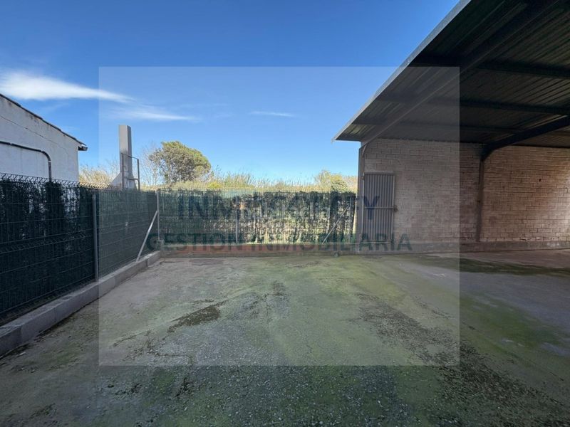 Foto cda5aa91-b1fa-4fe5-827d-94bce0ff306d. Local comercial en calle paral.lel 88 local edificable con gran potencial urbanístico en Bisbal d´Empordà (La)