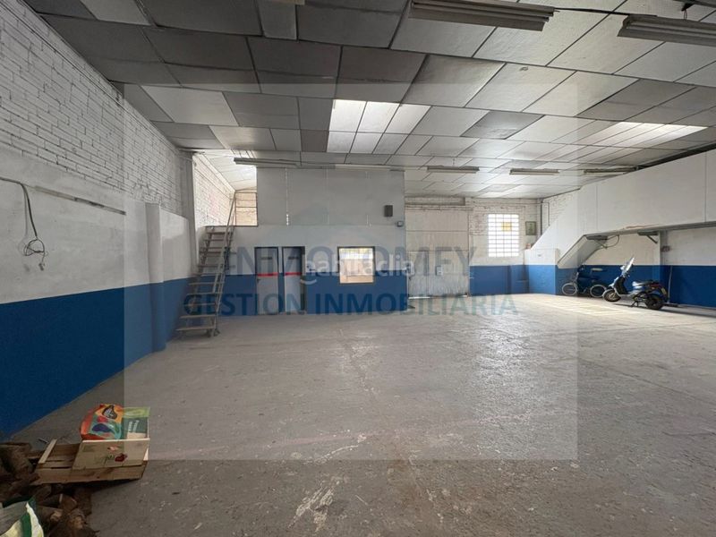 Foto d0b2f71d-2ae4-47a0-93d8-3e3003e73069. Local comercial en calle paral.lel 88 local edificable con gran potencial urbanístico en Bisbal d´Empordà (La)