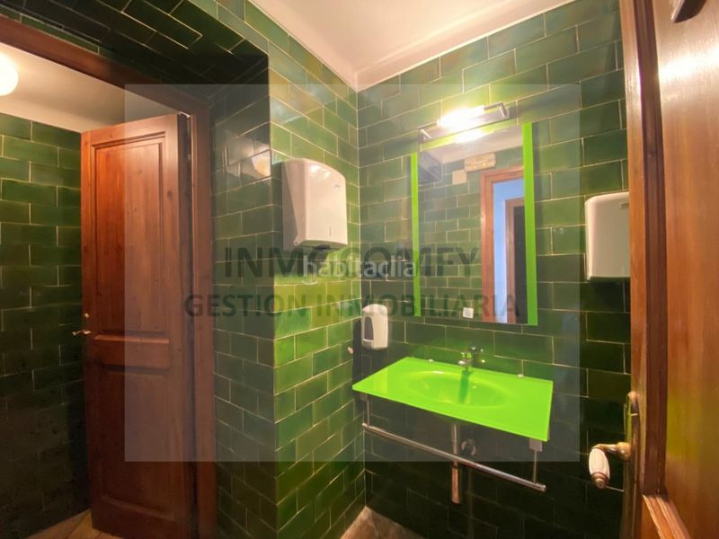 Foto 41b3e87d-33b0-4549-9d7b-6641569c7d0f. Edifici a Bisbal d´Empordà (La)