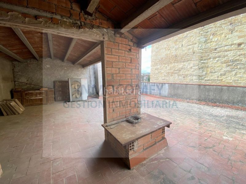 Foto 47d2c8fd-de44-4fef-b91f-9c135cf7e17f. Edifici a Bisbal d´Empordà (La)