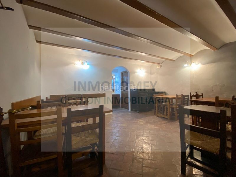 Foto 4b6c9cc2-5737-4d83-8098-575873a2044e. Edifici a Bisbal d´Empordà (La)
