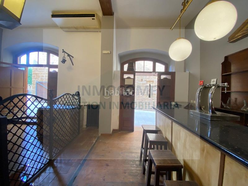 Foto ec8794d8-1676-45a1-b955-274c75dca5d9. Edifici a Bisbal d´Empordà (La)