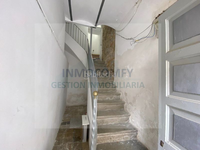 Foto 35d05dfb-9428-4cf6-8d05-3c0d2b88ba24. Edifici a Torroella de Montgrí