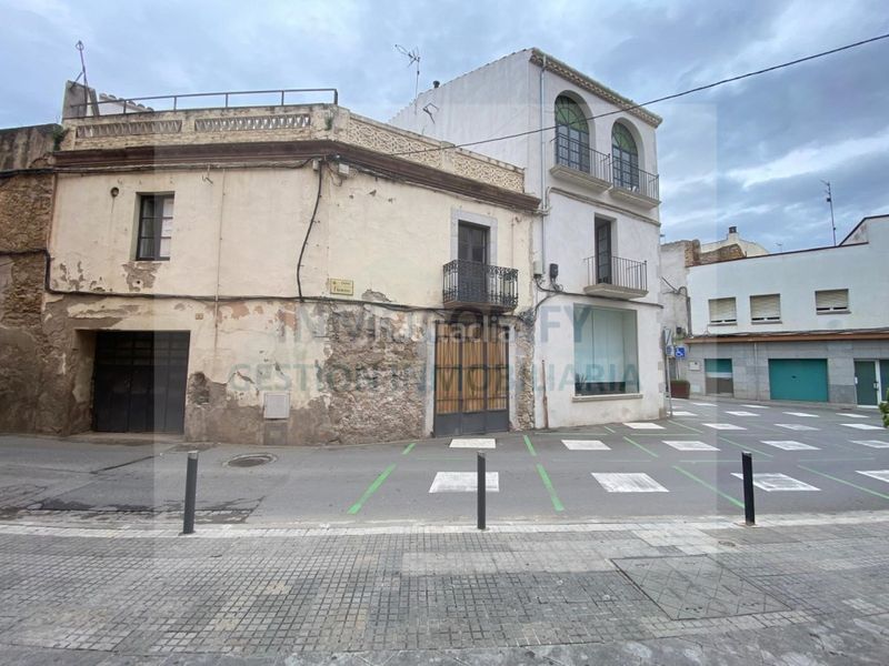 Foto dc8d9f83-16d4-4d41-88e4-03b1b1a3b806. Edifici a Torroella de Montgrí