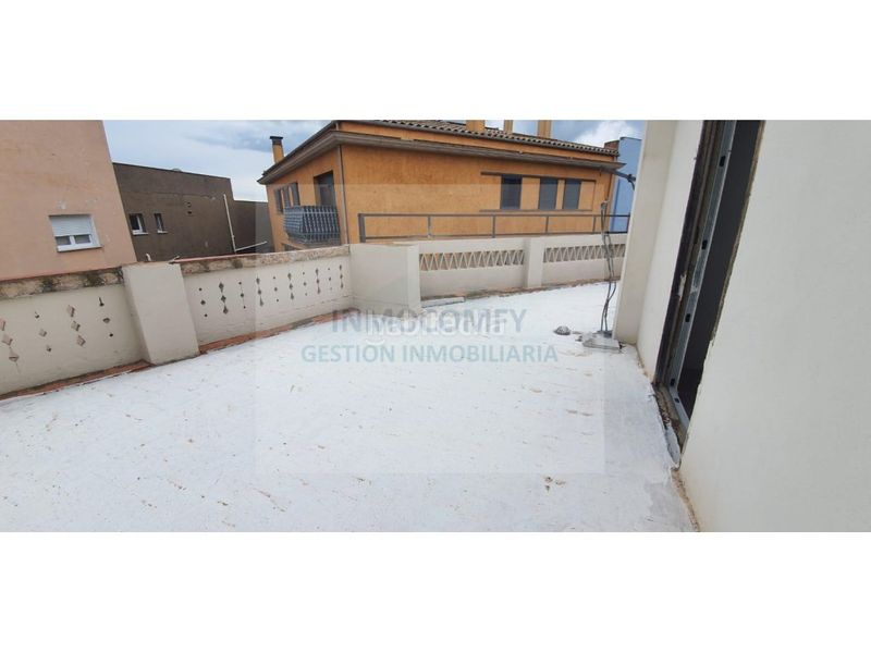 Foto e9227ae2-5c5f-4fe2-84f8-a7eb7278f0cc. Edifici a Torroella de Montgrí