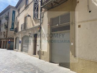 Locale commerciale  Plaza jacint verdaguer. Local en venta en la bisbal dempordà