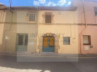 House  Calle pont, del. Casa en venta en la bisbal dempordà