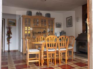 Xalet a Carrer velázquez 17. Casa en venta en lescala