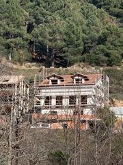 Terreno residencial en Carretera de avila 56. Venta diversas fincas suelo en construcción al 27% cuevas del va