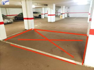 Aparcament cotxe a Vista Alegre - Parque Cruz Conde. Plaza de garaje al lado de los ministerios ideal para funcionari