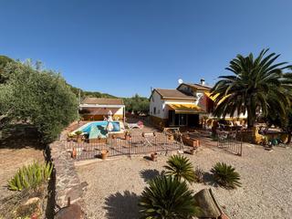 Xalet a Andújar. Venta de parcela con casa chalet en carretera del santuario km.