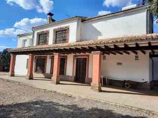Masia a Andújar. Finca de caza con cortijo