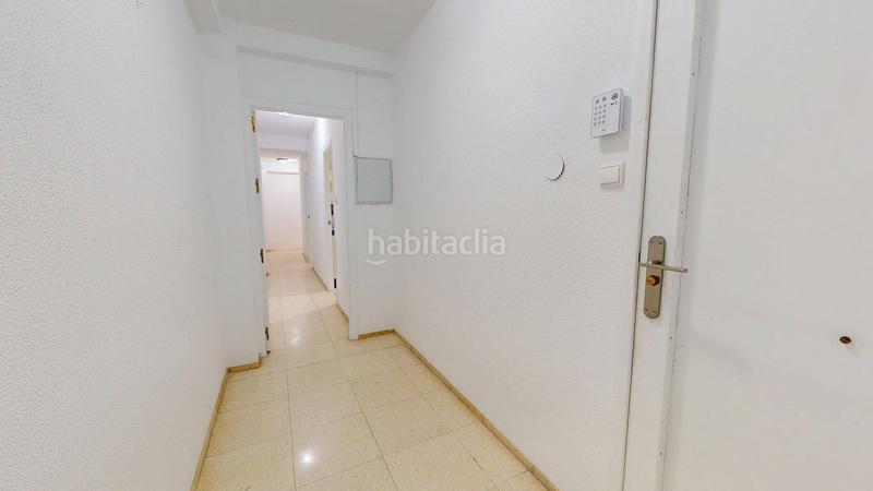 Foto 223452a0-f92d-4133-affd-b0ec505a3d0c. Piso magnifica vivienda situada en pleno Centro de cordoba, con 5 dormitorios, 2 baños y terraza. en Córdoba